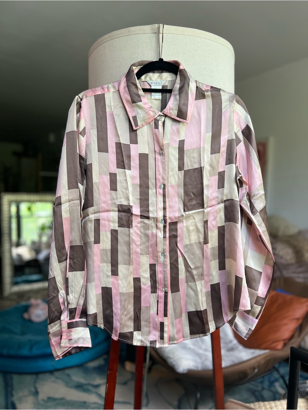 Women’s 100% silk shirt from Icicle L